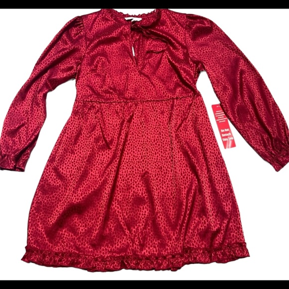 Dresses & Skirts - NWT Dot Pattern Midi Red Dress